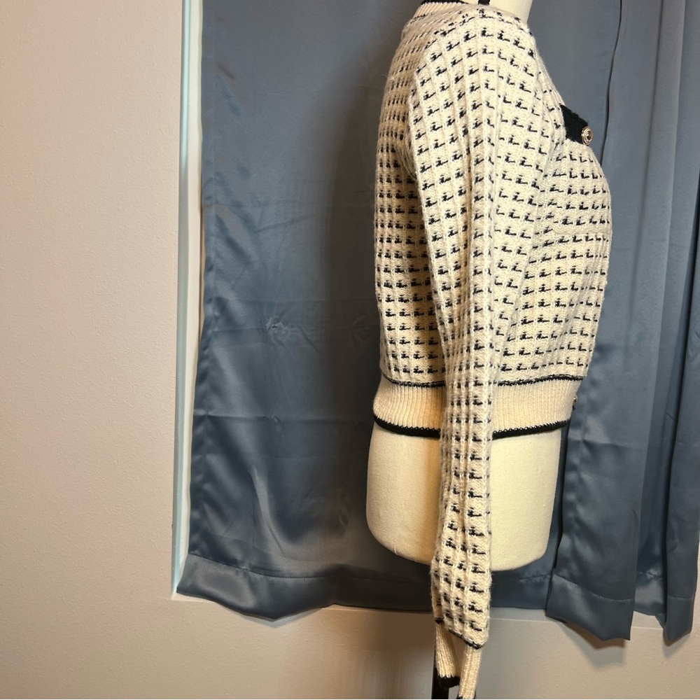 SHEIN Black and Cream Patterned Knit sweater - Picture 8 of 12